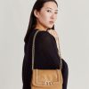 Momoni Mimi Flore Tas In Lame Leer - Karamel